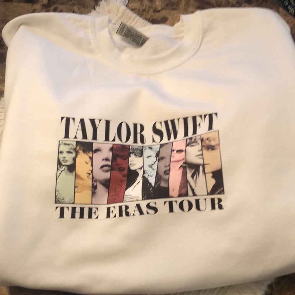 Taylor sweatshirt